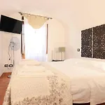 Luna & Stelle 住宿加早餐酒店 卢尼贾纳自由镇